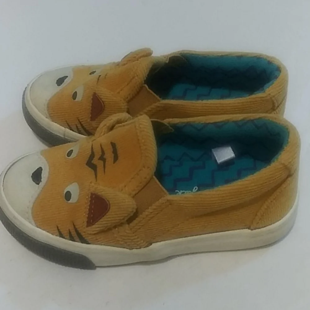 Cat & Jack Slip-On Animal Sneakers Size 6